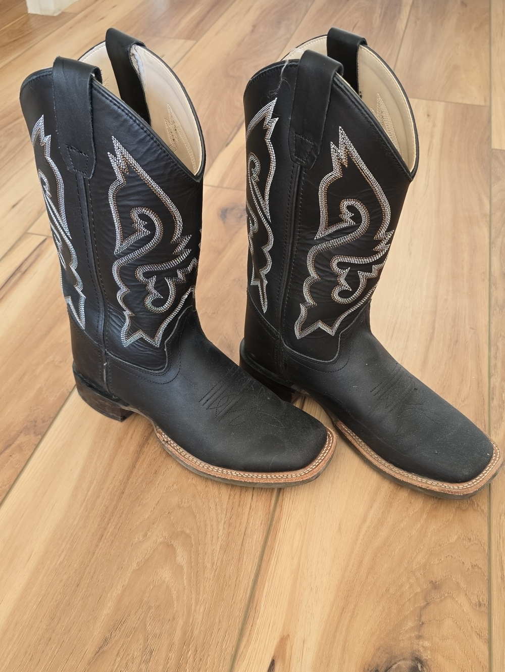 Men's Black Western Cowboy Boots with Embroidered Shaft